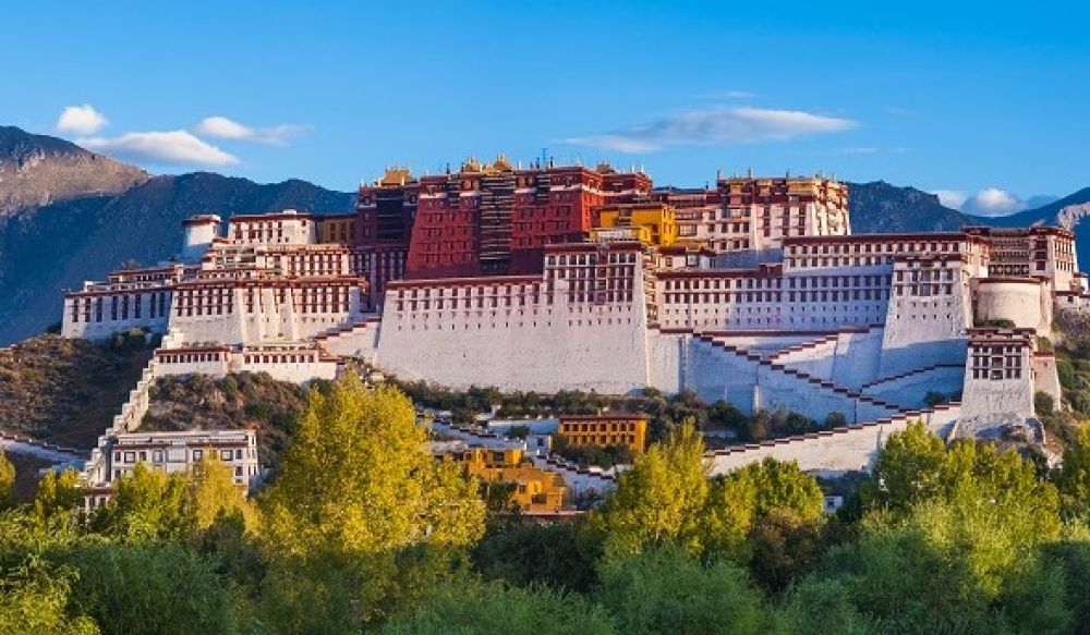 Cycle Tibet on the Tibet Custom Tour cycling tour